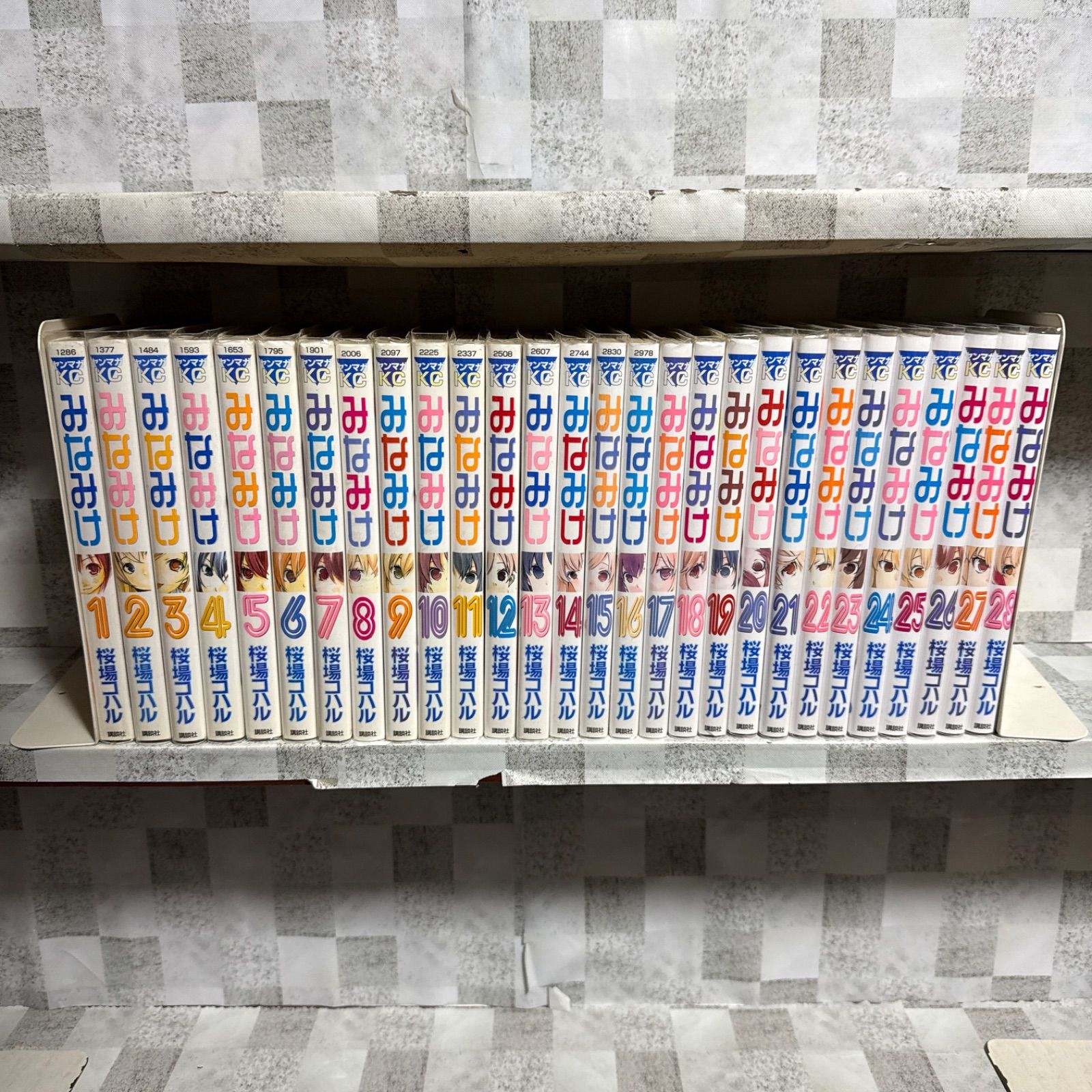 みなみけ 既刊1〜28巻セット(6巻以降は初版) みなみけ 1-28巻 既刊全巻セット - メルカリ