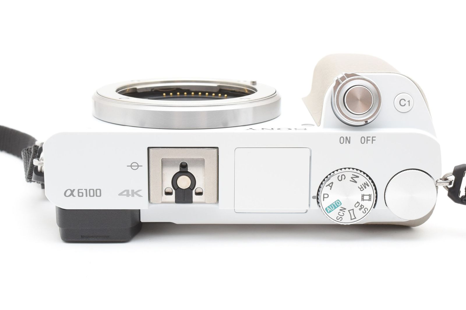 極上品】Sony ソニー α6100 ボディ ILCE-6100 白 ホワイト シャッター