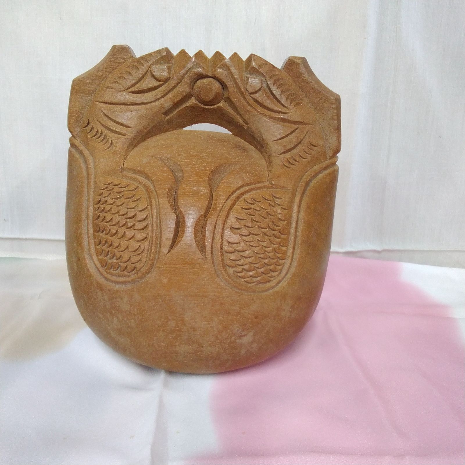 仏具木魚 並彫 音にこだわった木魚です。中低音が深く響きます。中古