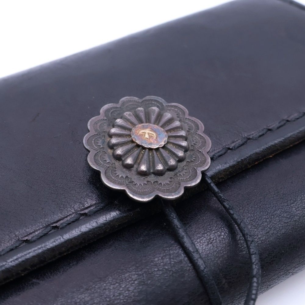 goro's (ゴローズ) K18 フラワーコンチョ付き 3つ折り財布 レザー