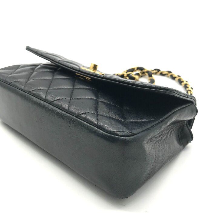 美品 CHANEL シャネル ココマーク ミニ マトラッセ ターンロック レザー チェーン ショルダー バッグ レディース ブラック r852 美品 CHANEL シャネル ココマーク ミニ マトラッセ ターンロック