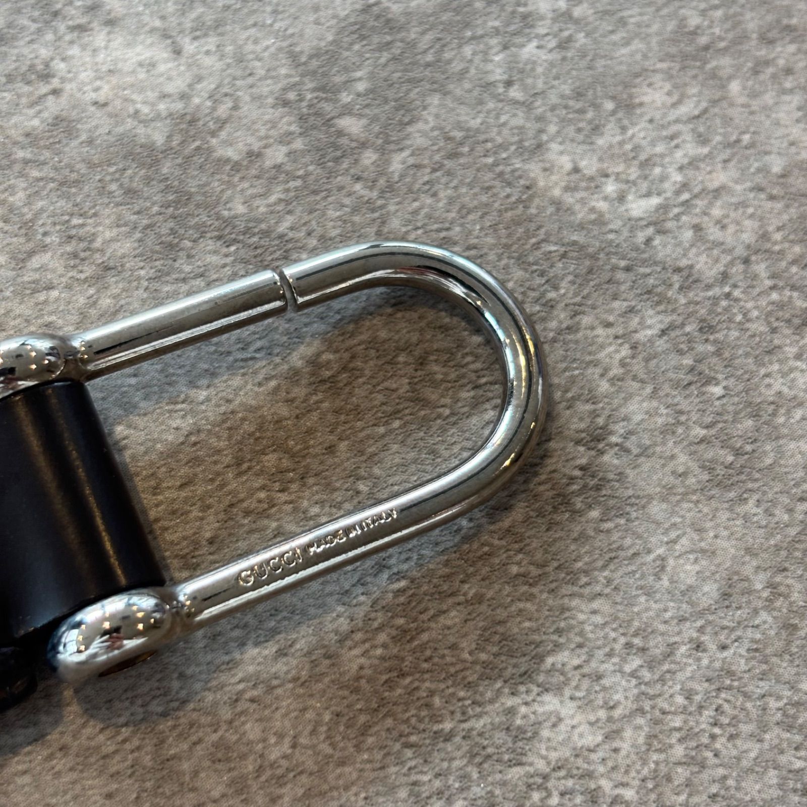 ☆ GUCCI グッチ レザー キーリング キーホルダー ロゴ入り 箱付き