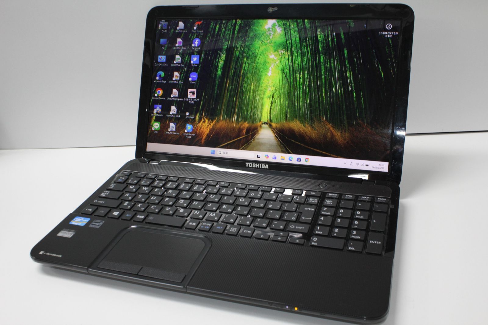 中古ノートPC】東芝〈dynabook T552/58HB〉Intel Core i7/SSD512GB
