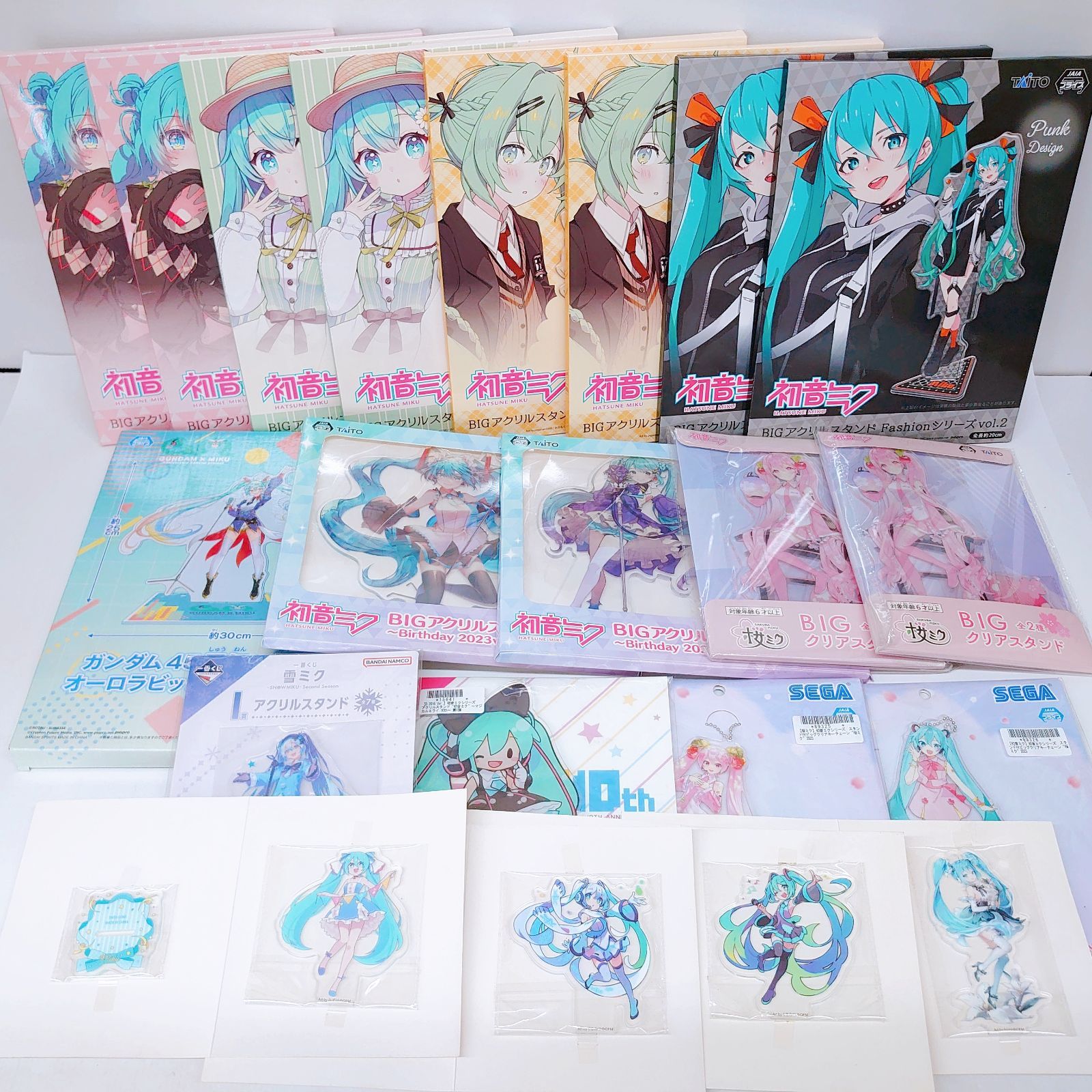 まとめ売り】初音ミク BIGアクリルスタンド アクスタ - メルカリ