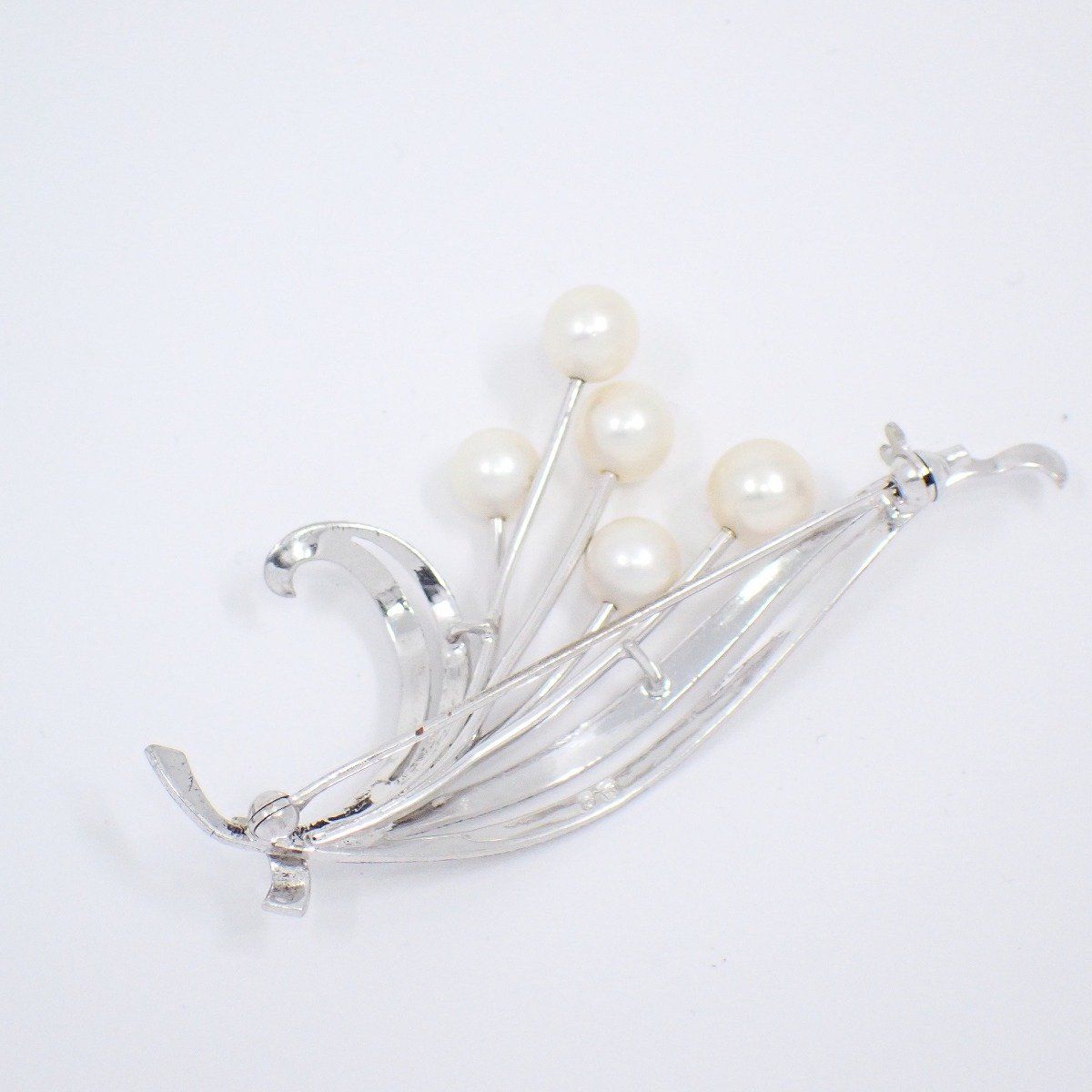MIKIMOTO ミキモト フラワーモチーフ ブローチ シルバー/パール5粒【い