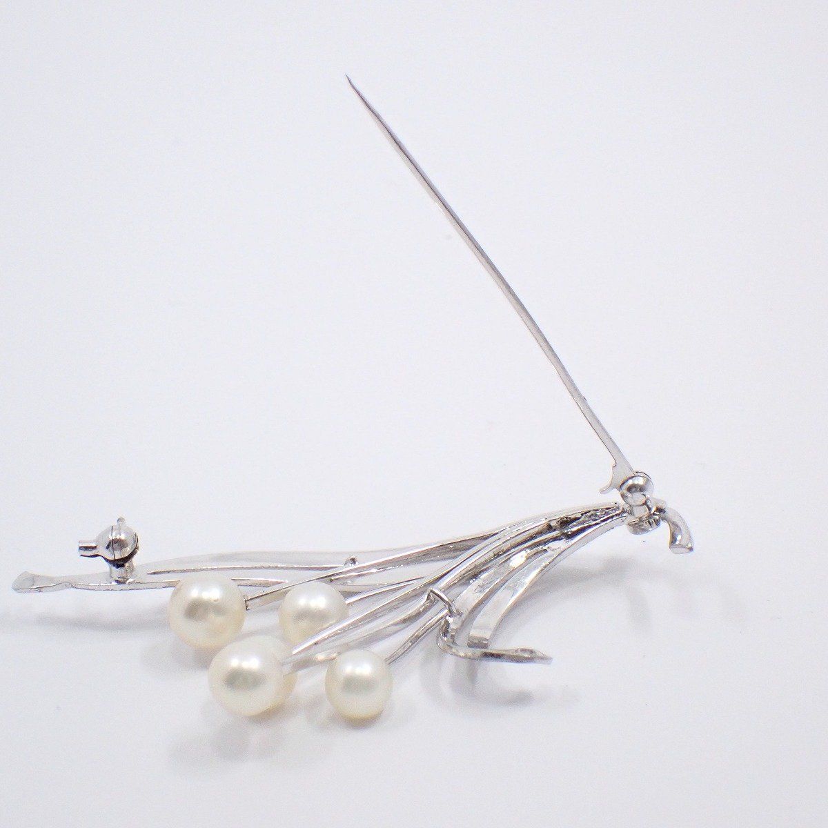 MIKIMOTO ミキモト フラワーモチーフ ブローチ シルバー/パール5粒【い