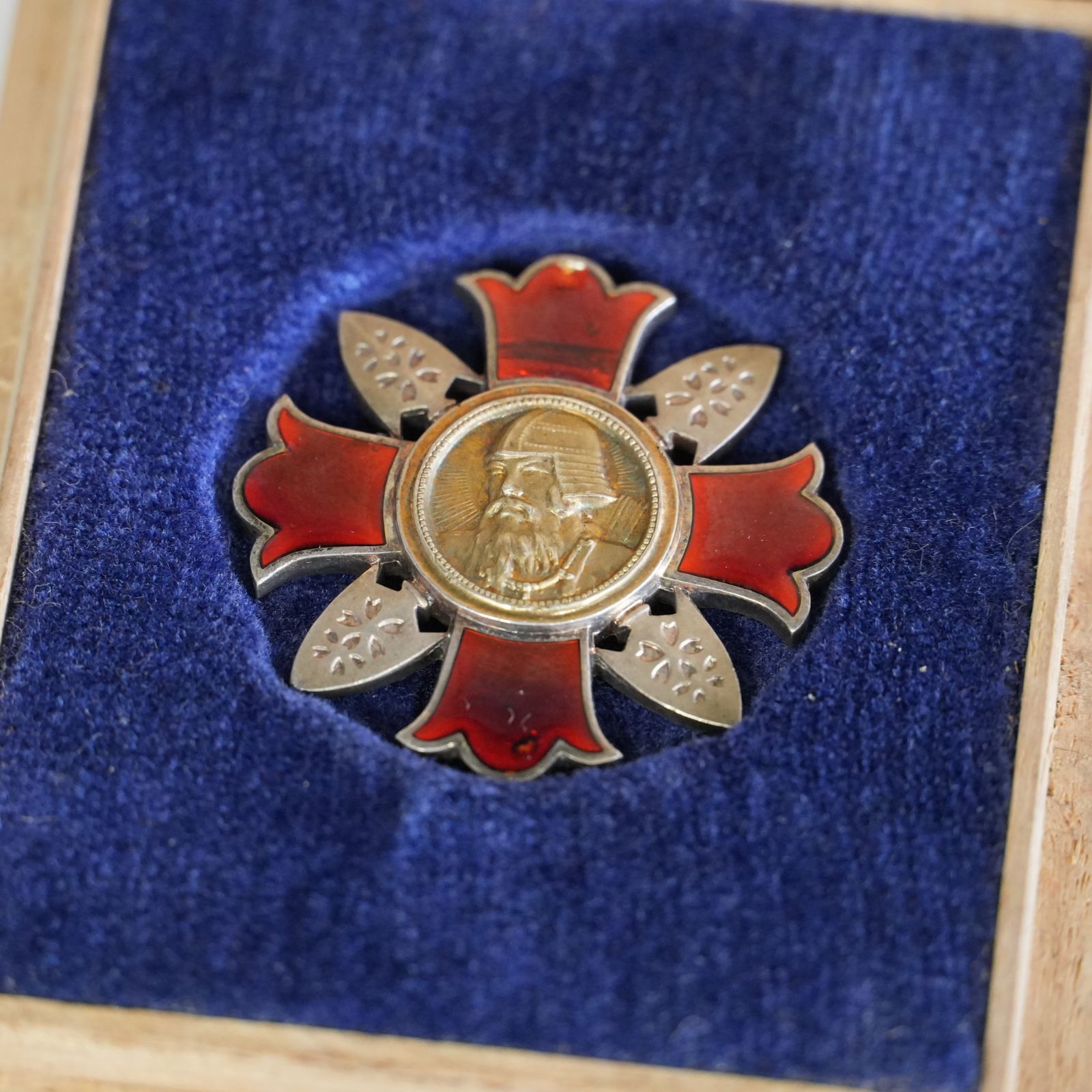 IM] 軍人傷痍記章 木箱付き 大日本帝国 造幣局製 現状品 - メルカリ