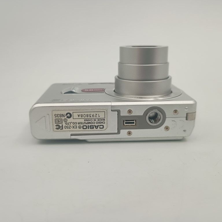 Casio EXILIM EX-Z50 Silver コンパクトデジタルカメラ - メルカリ