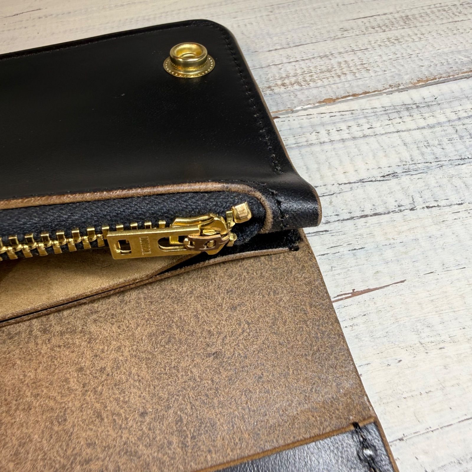 トラッカーウォレット ミドル 2層】ホースバット ゴールド universal