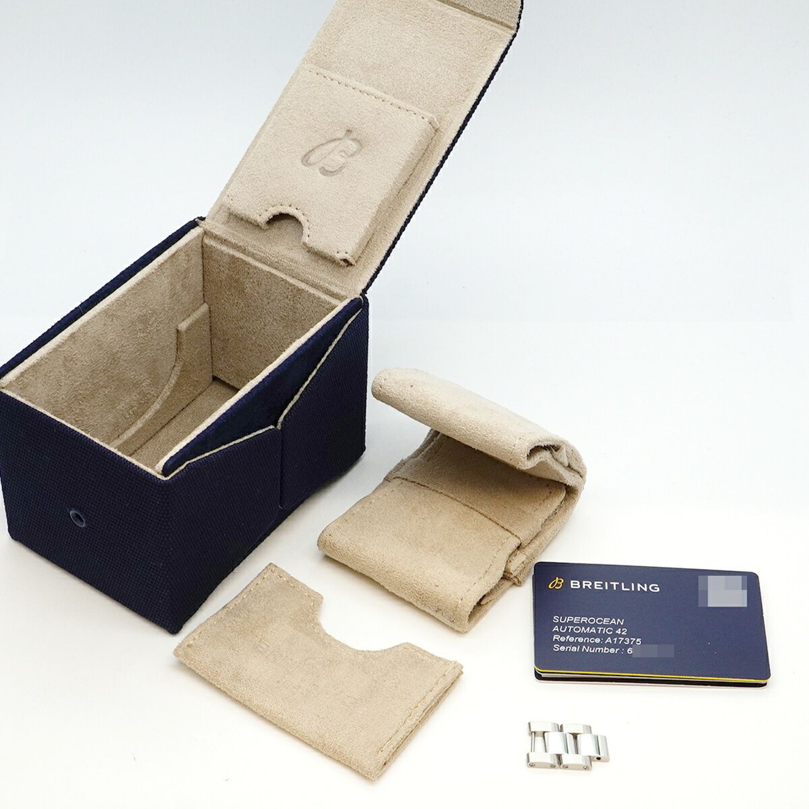 ネイビー文字盤腕時計