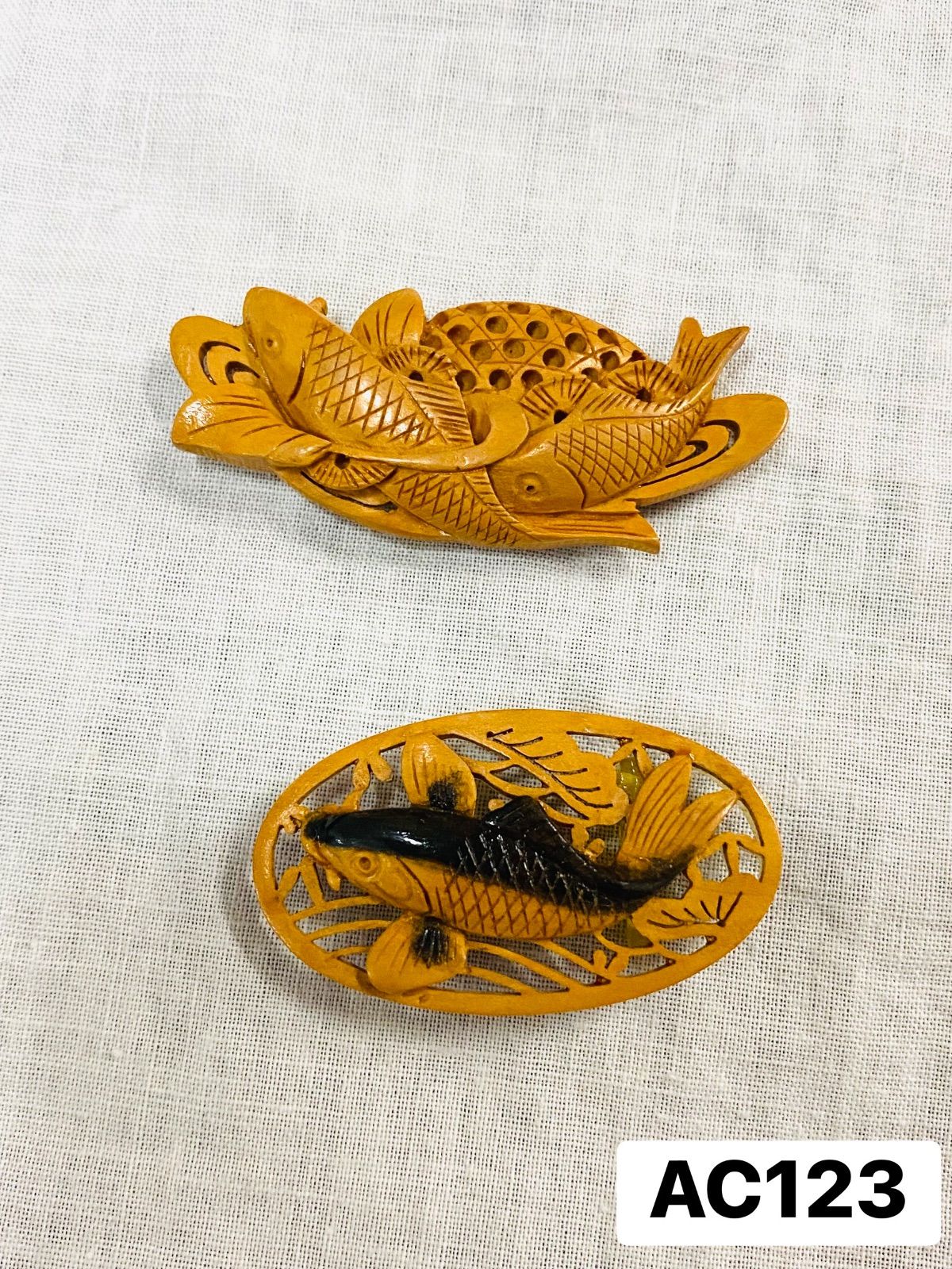 帯留め】帯留め 2点 木製 工芸品 鯉 透かし彫り 和小物 着物 和装