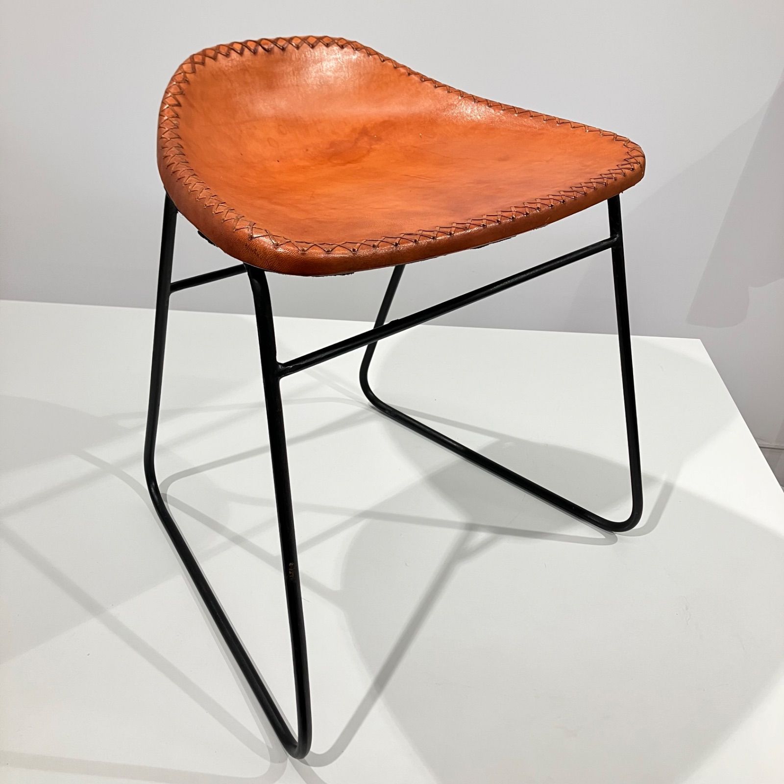 アンティーク スツール レザー アイアン - メルカリ