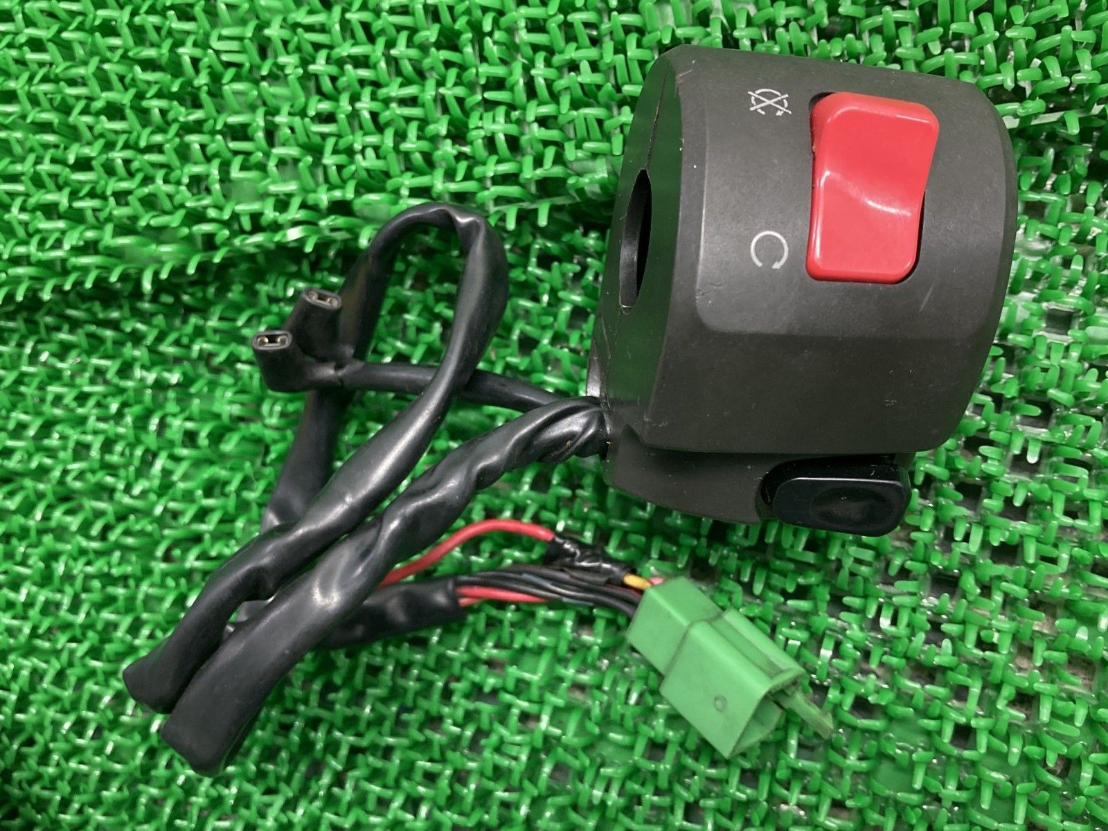 1985年 GPZ250 C3 EX250C 右ハンドルスイッチ【060】 GPZ250-B-014 2026年最新Yahoo!オークション -カワサキ 右 -「カワサキ Yahoo!オークション スイッチボックス