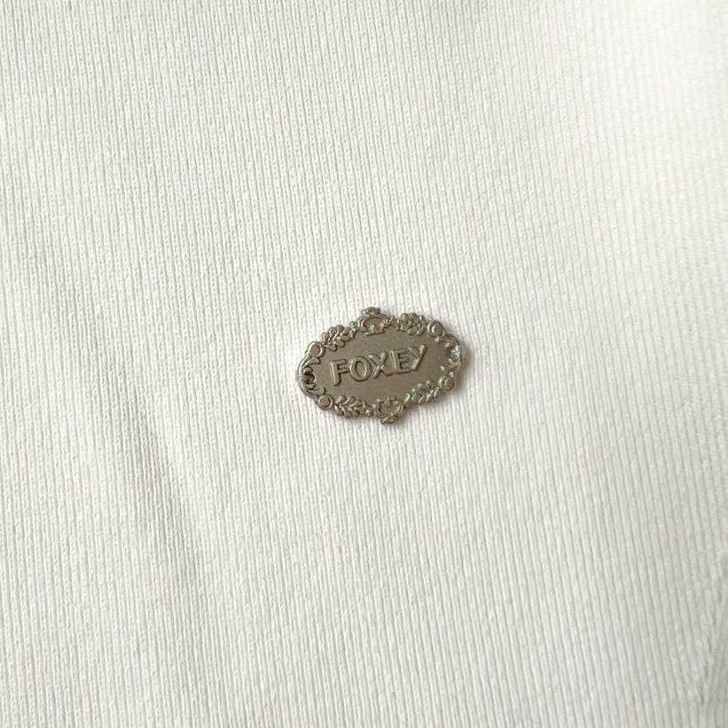 美品★FOXEY/フォクシー トップス　シューフルール　ロゴプレート付き 40 美品】FOXEY NEW YORK /フォクシーニューヨーク トップス シュー