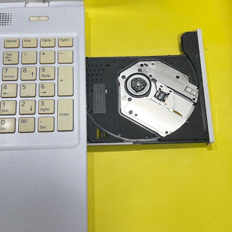 爆速Core i7✨タッチパネル✨富士通ノートパソコン✨メモリ8GB 新品SSD