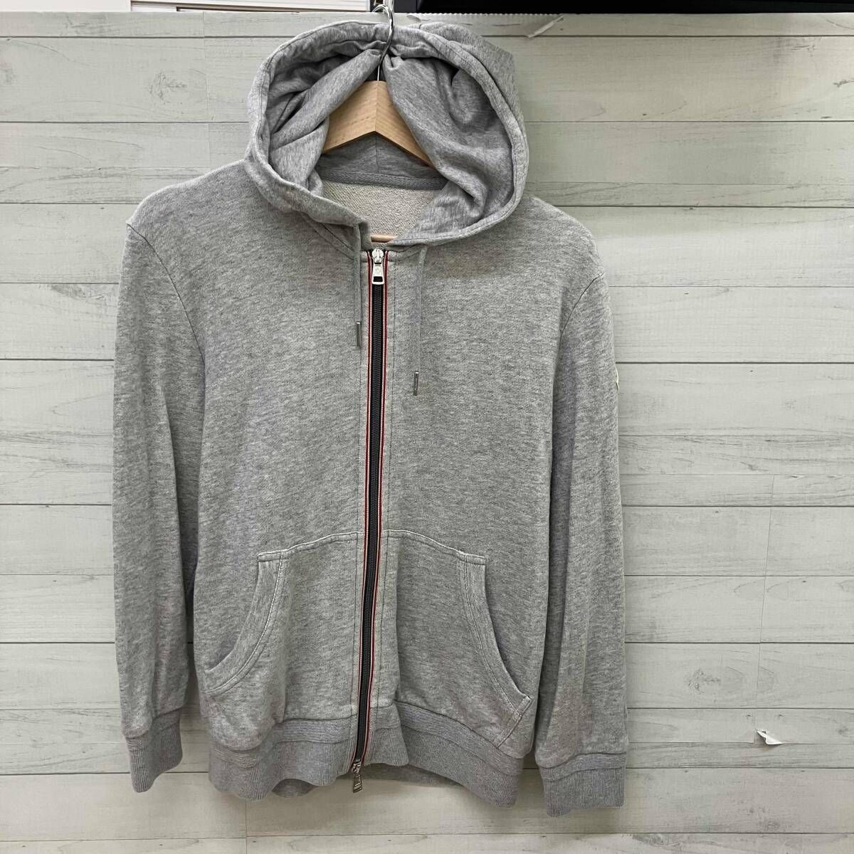 【アンリ】MONCLER＜モンクレール＞ ジップアップフーディ 黒 Ｌ MONCLER＜モンクレール＞ ジップアップフーディ 黒 L MONCLER