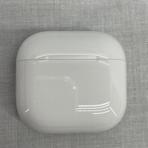 中古】AirPods 4 MXP93J/A [ﾜｲﾔﾚｽ(左右分離) /ﾉｲｽﾞｷｬﾝｾﾘﾝｸﾞ対応
