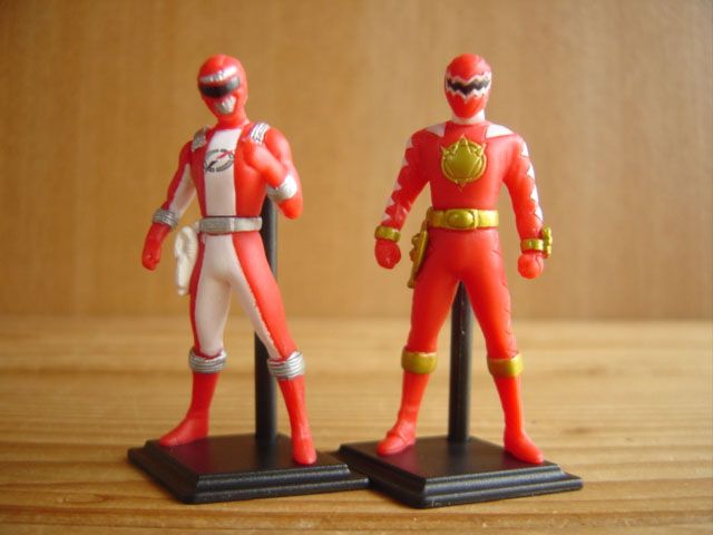 ♯Fbw09GG スーパー戦隊ヒーロー レッド クロニクル2 人気3種 - メルカリ