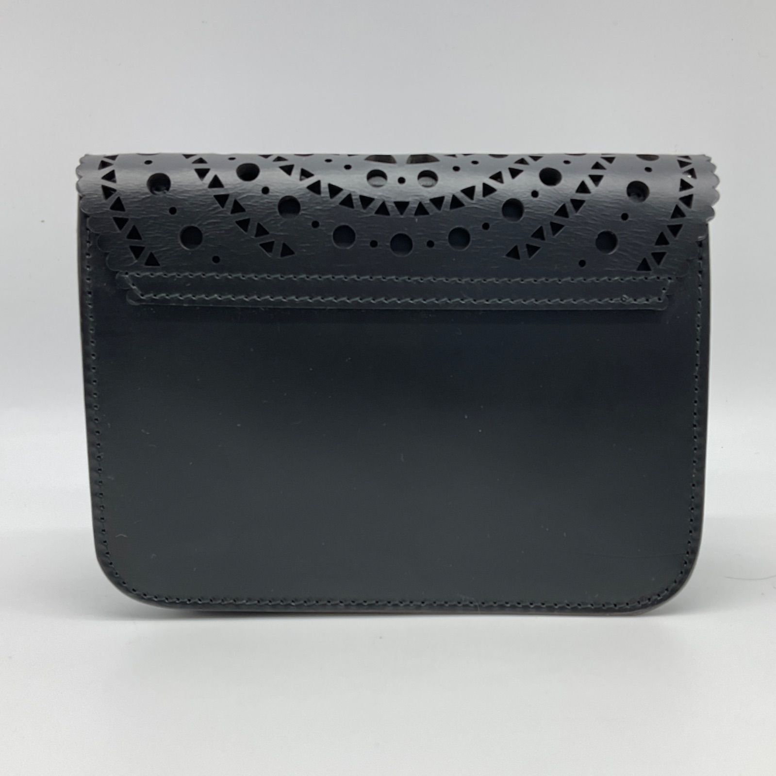 ▽FURLA フルラ メトロポリス レザーカット加工 レース柄 チェーン 