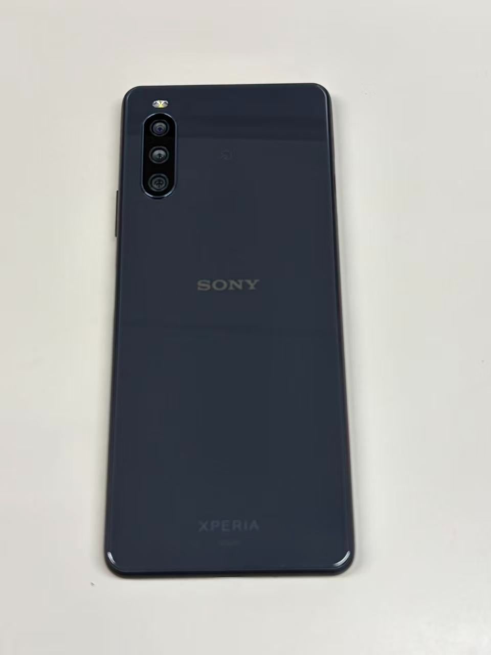 美品 SIMフリー au Xperia 10 III SOG04 ブラック 訳アリ品 - メルカリ