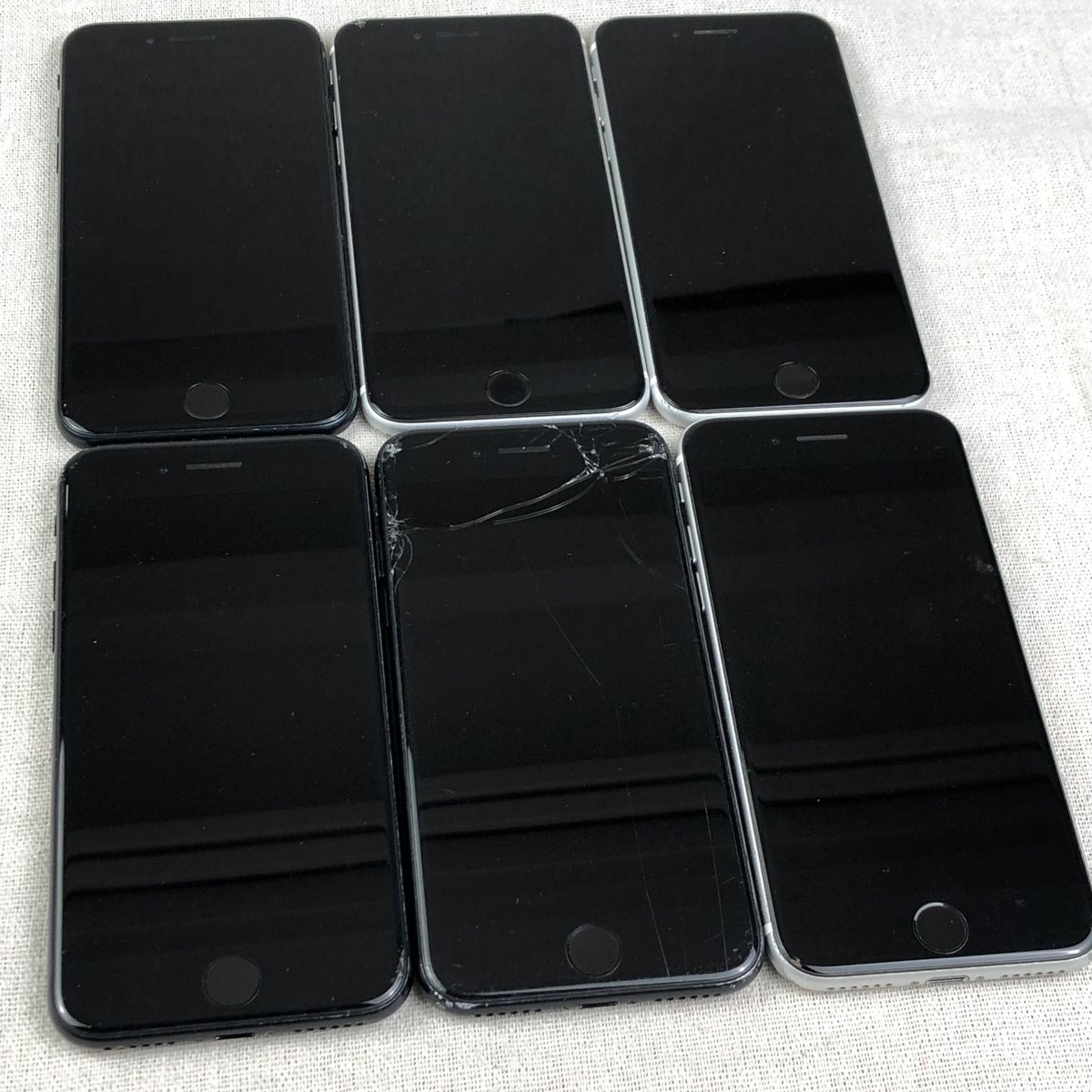 ジャンクiPhone SE(第2世代) 64GB 6点セット SIMフリー - メルカリ