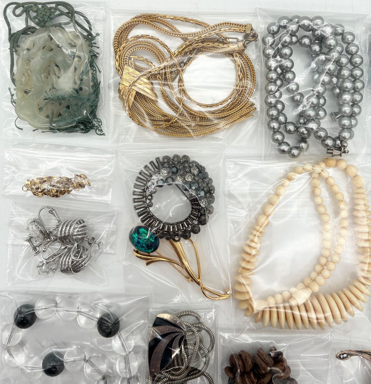 遺品生前整理品 イミテーションアクセサリー おまとめ ジャンク ④ 