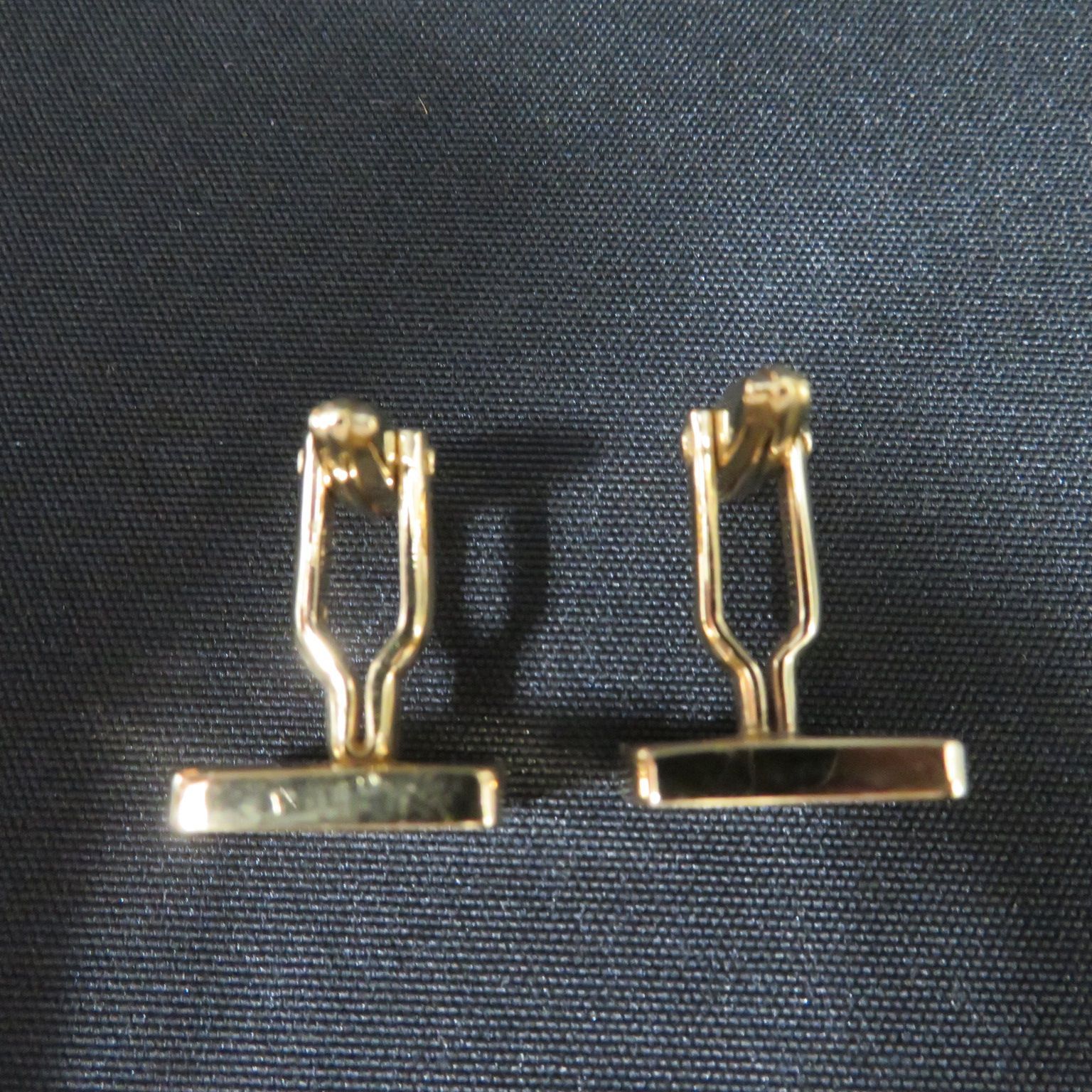 8182☆カフスボタン2個□ダンヒル(dunhill)□ケース付□送料込み