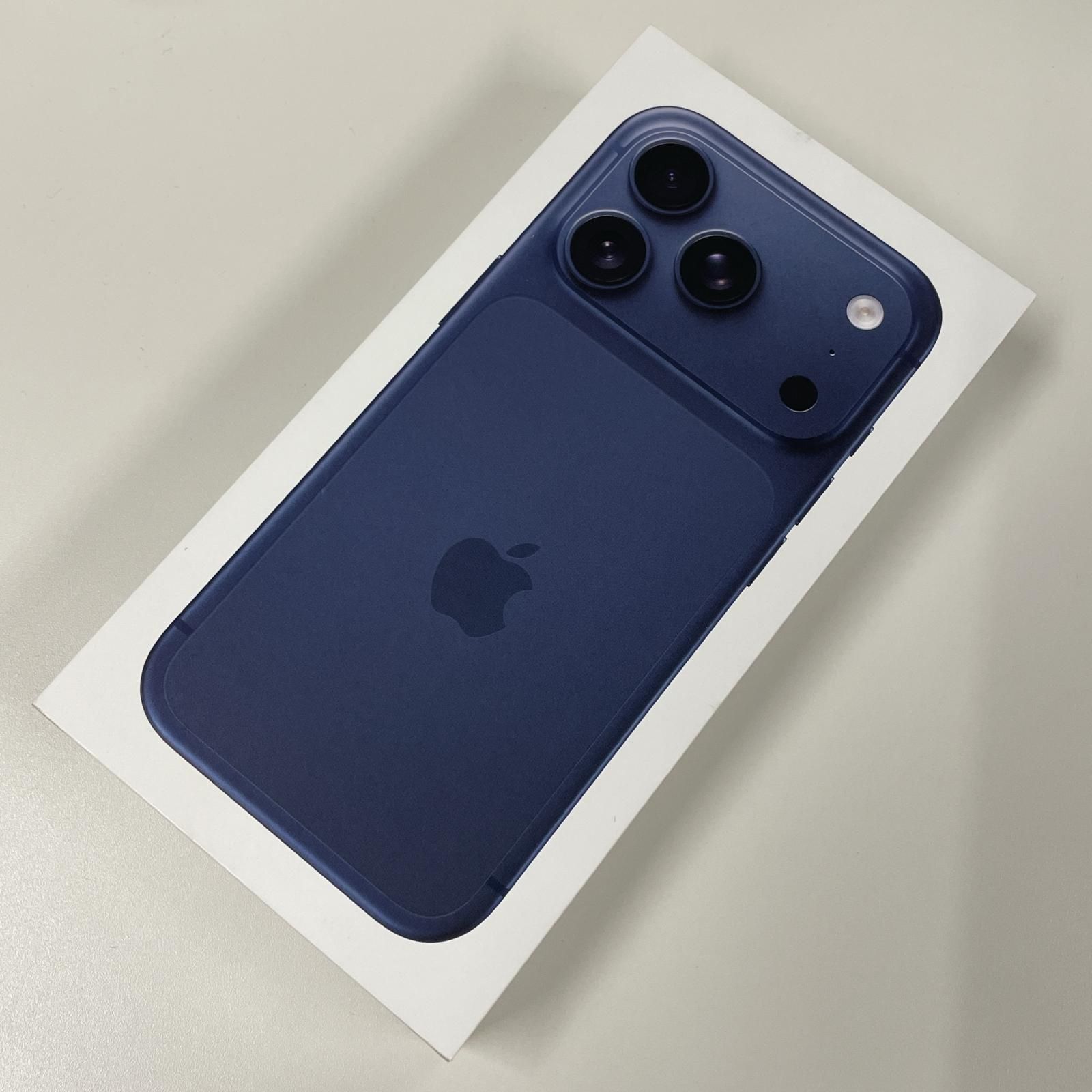 SIMフリー iPhone 17 Pro 256GB ディープブルー - メルカリ