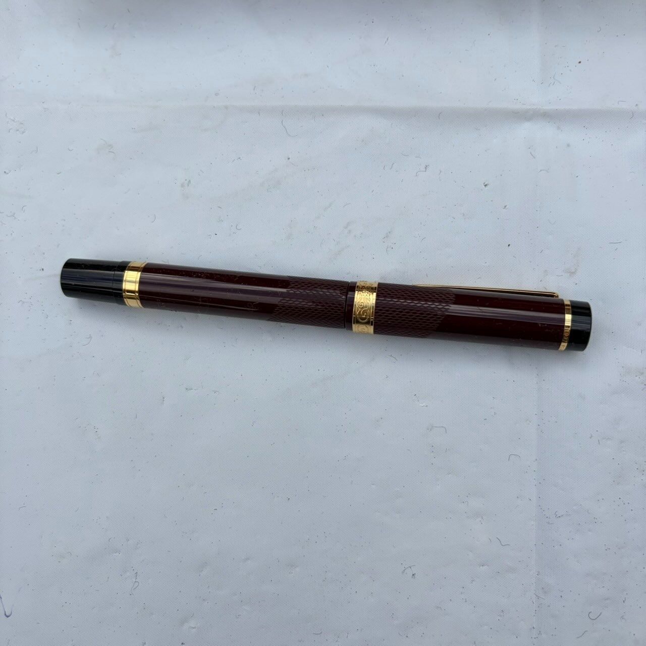 送料込み】丸善 MARUZEN 万年筆 14K M 中字 ボルドー ケース付 限定