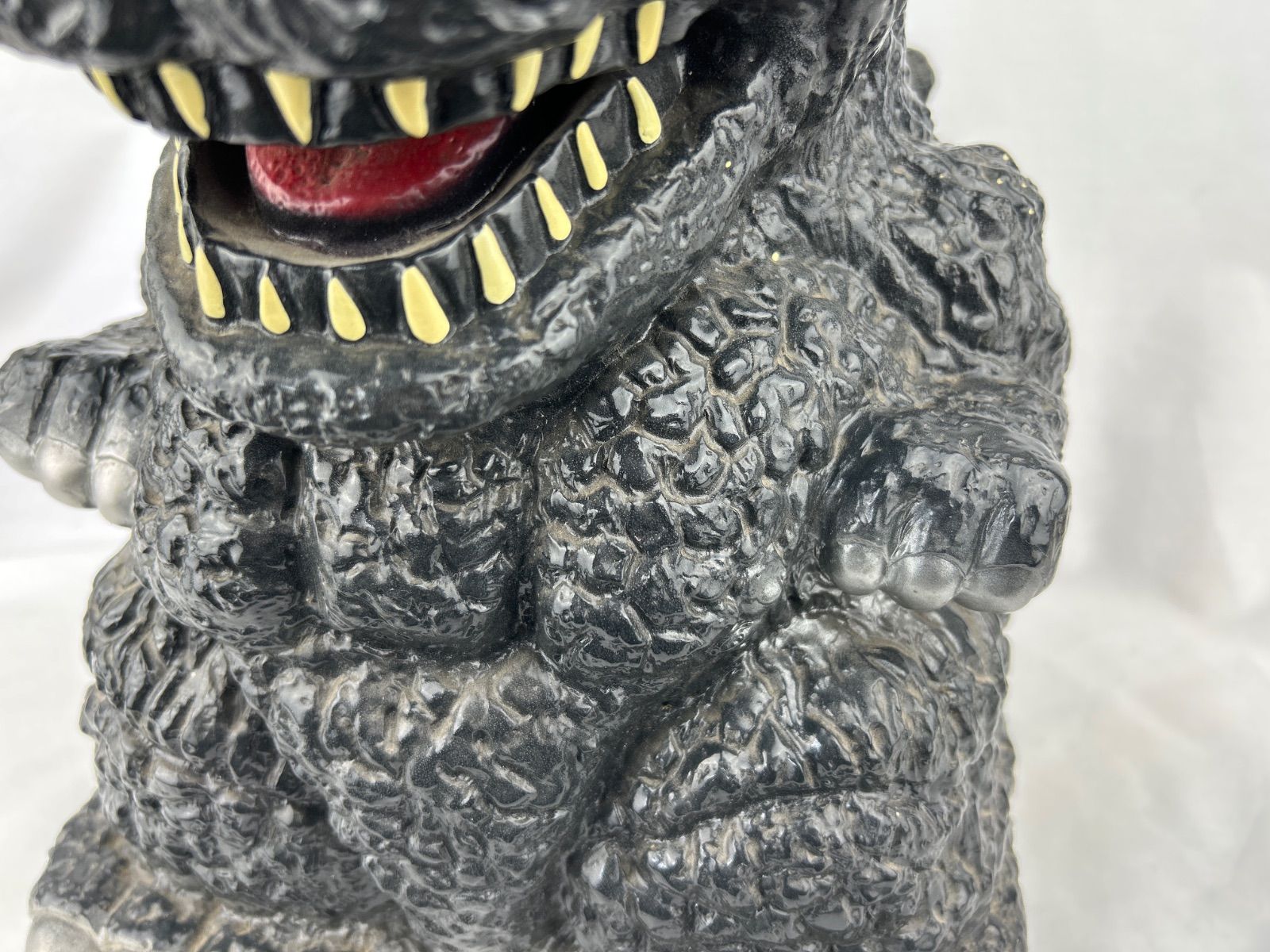 C-5f.ゴジラ 特大貯金箱 東宝映画 1994年 - メルカリ