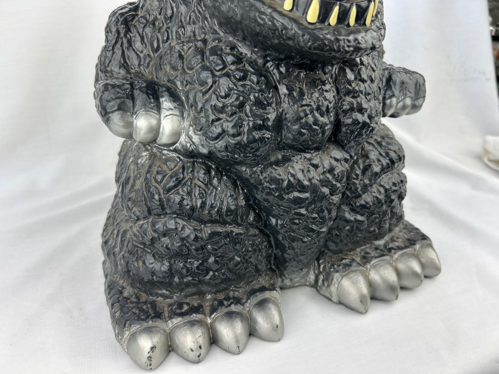 C-5f.ゴジラ 特大貯金箱 東宝映画 1994年 - メルカリ