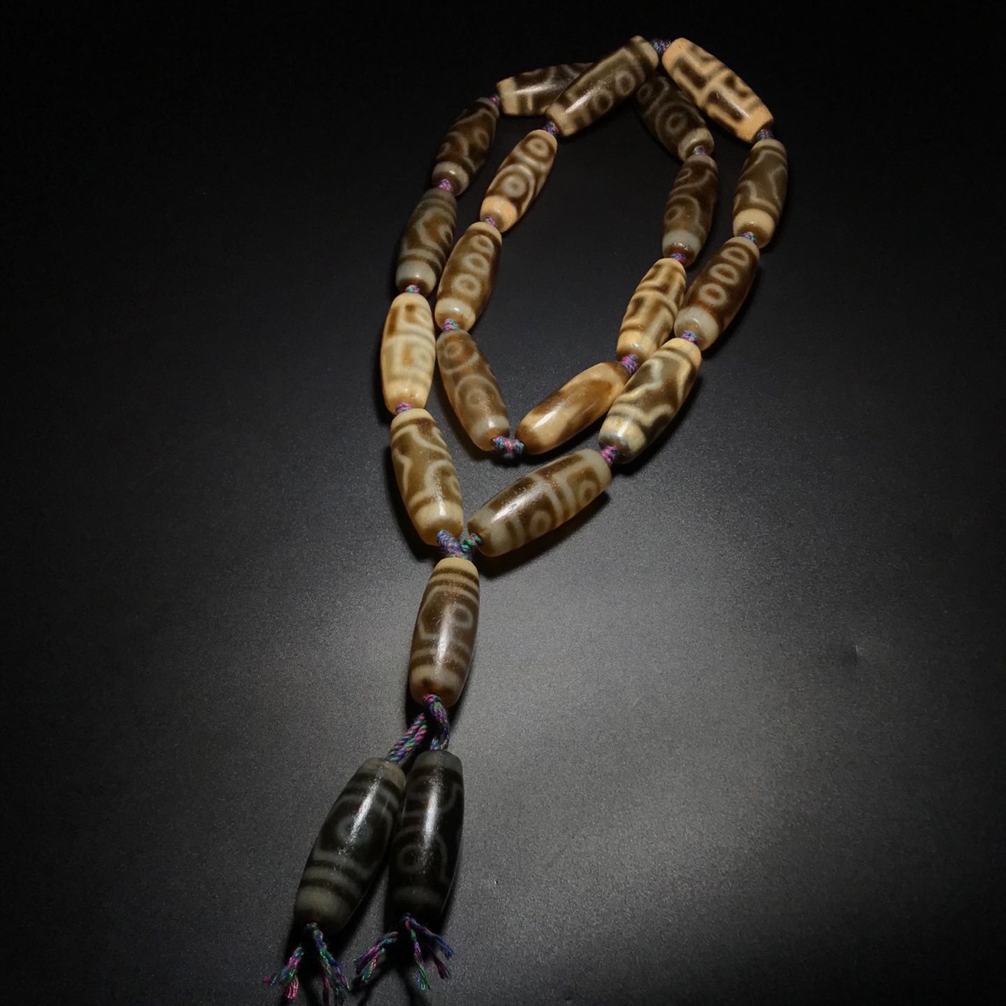 旧家蔵出し 瑪瑙細密彫 包漿 自然風化紋 多寶天珠 虎牙 九眼 多寶