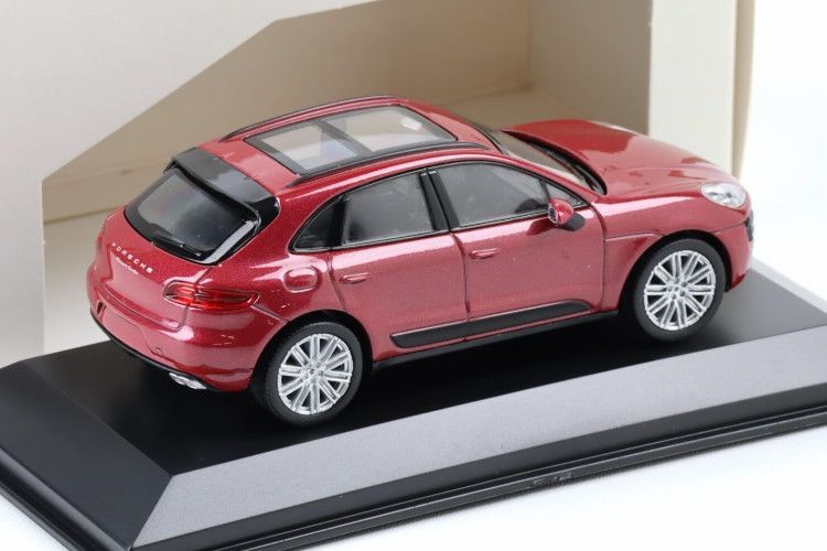 Welly 1/43 ポルシェ マカン ターボ 2018 レッド Welly Porsche Macan
