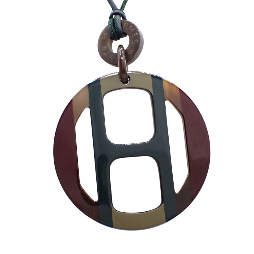 エルメス Hエキップ ロング ネックレス バッファローホーン グリーン