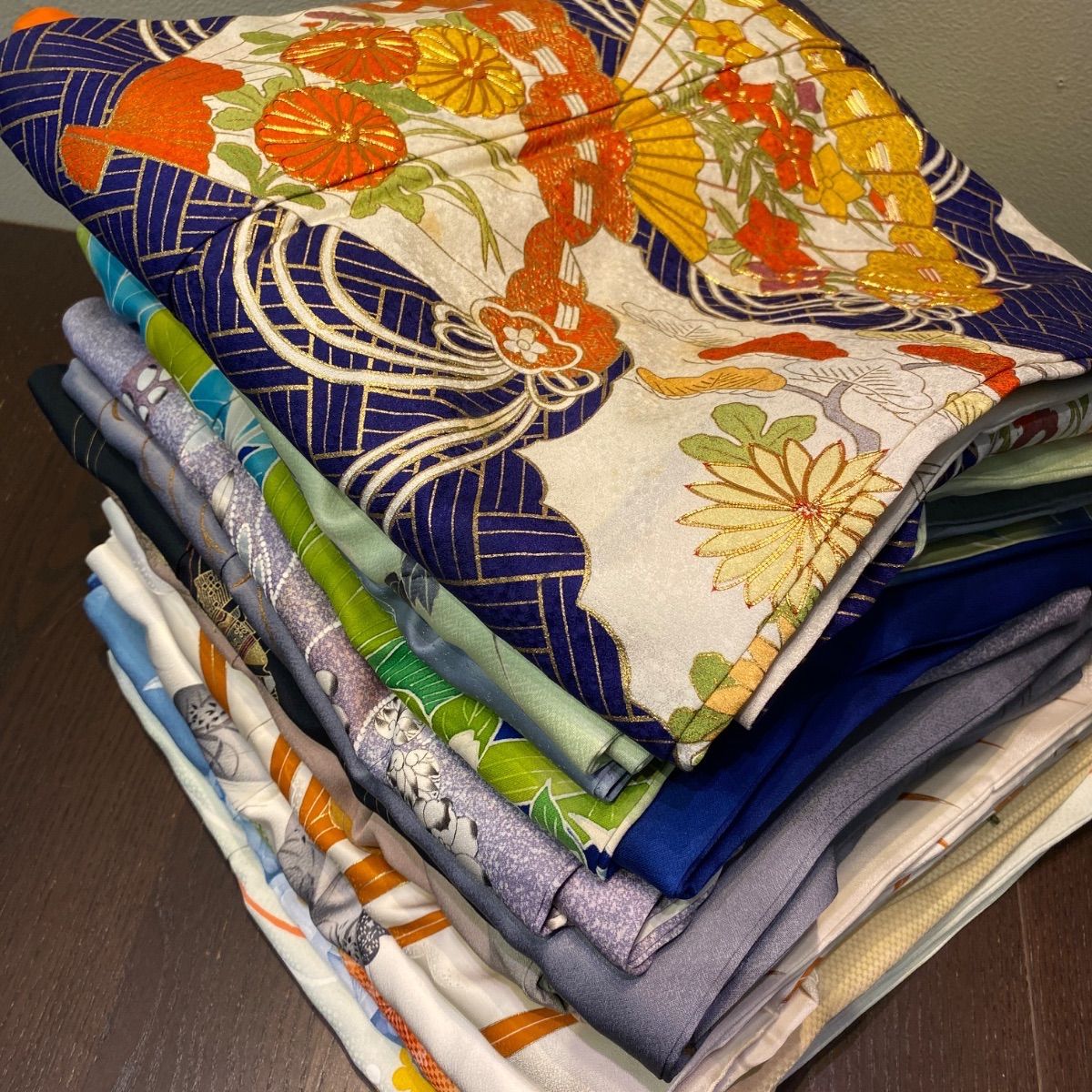 まとめ売り】正絹訪問着14枚 リメイク素材 ハンドメイド向け - メルカリ