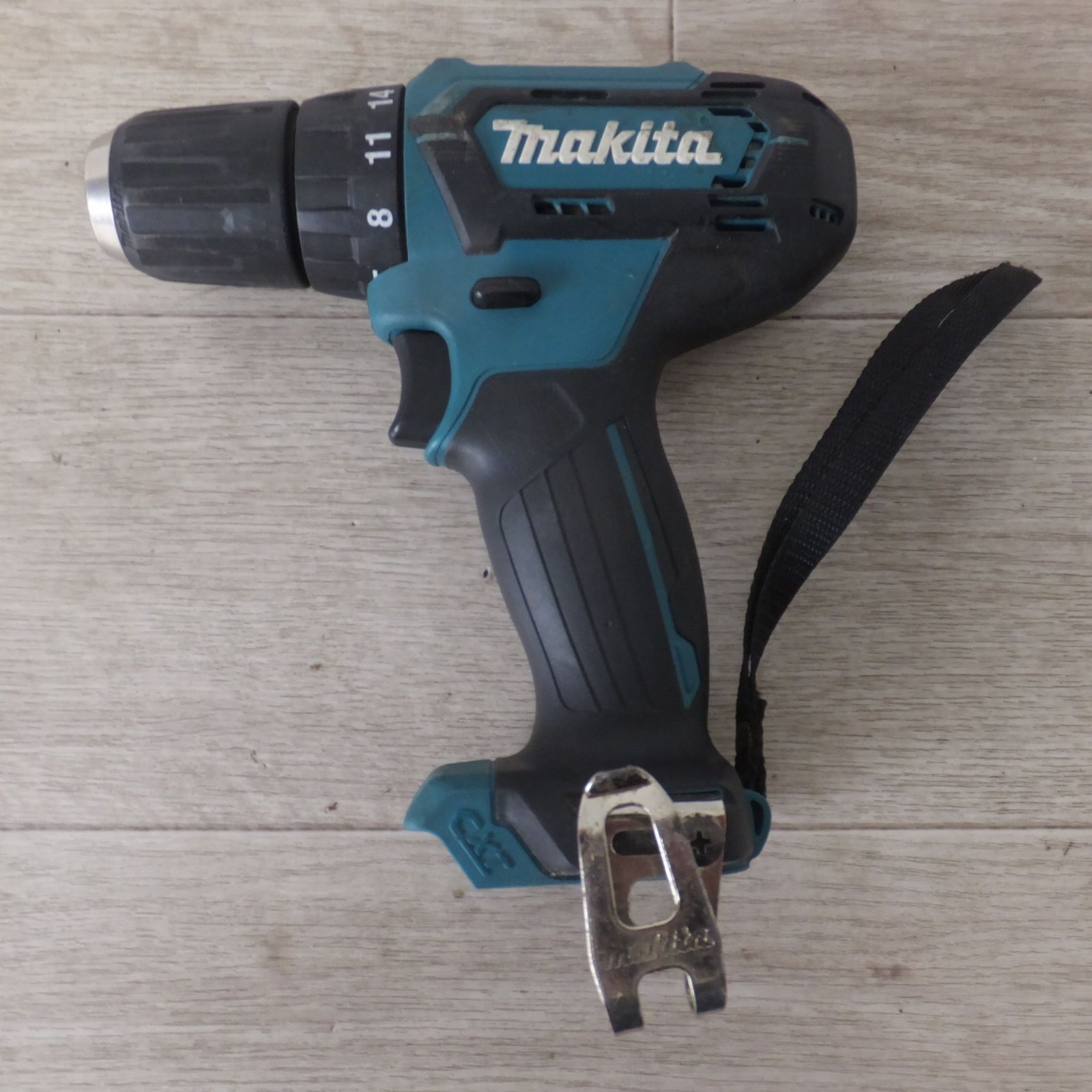 送料無料] ☆マキタ makita 充電式ドライバドリル DF333D 10.8V 本体 