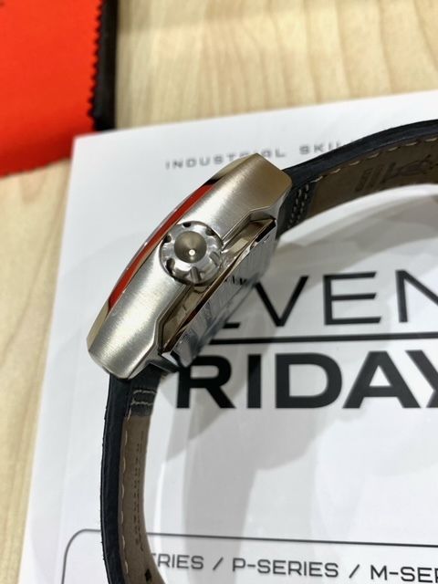  稼働品 SEVENFRIDAY セブンフライデー SFシリーズ スモールセコンド SF-V1|01 メンズ 自動巻き AUTOMATIC 木 時計 腕時計 F8-1-9 着心地重視 自動巻き時計 腕時計(アナログ)