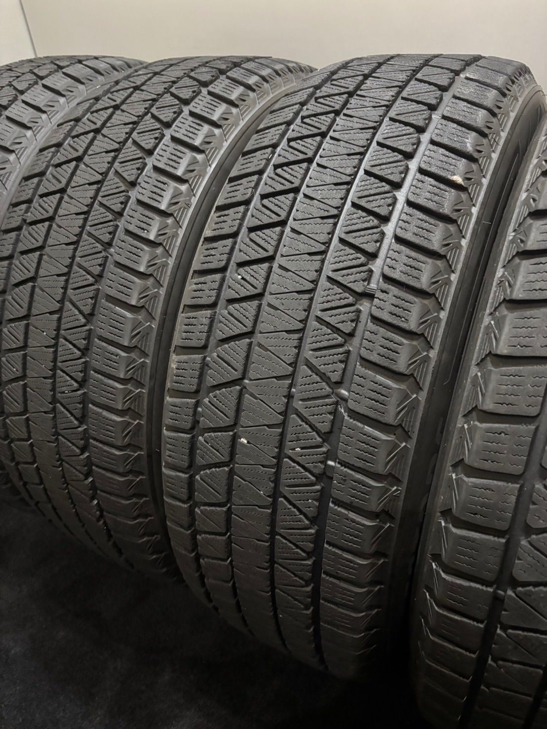 235/60R18 BRIDGESTONE/DM-V3 23年製 スタッドレス 4本 ブリヂストン ブリザック ハリアー RAV4 NX RX (南8-L488)