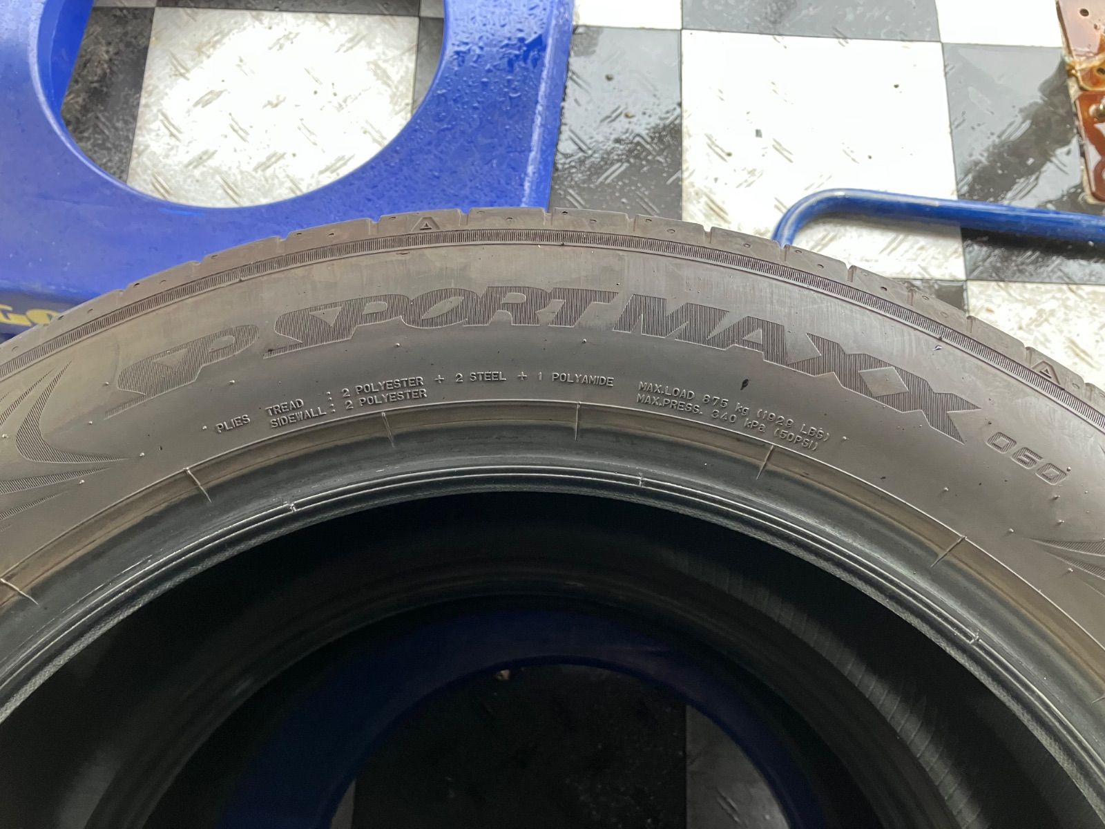 送料込み] 225/55R19 103H 2024年製 DUNLOP SP SPORT MAXX 060 