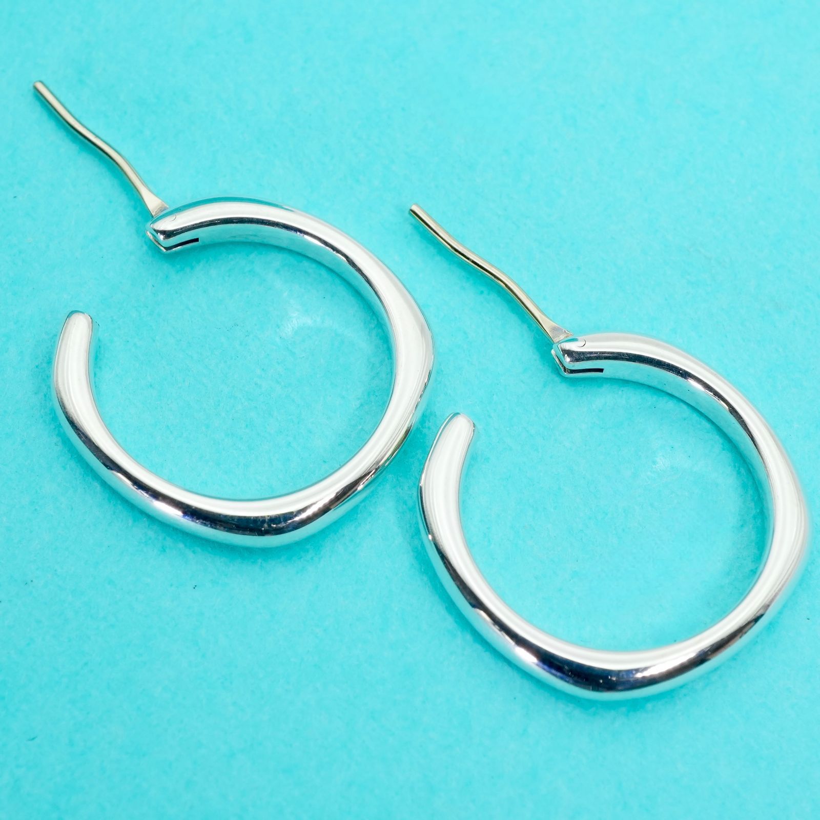 希少極美品 ティファニー クッションスクエア フープ ピアス/25-2700