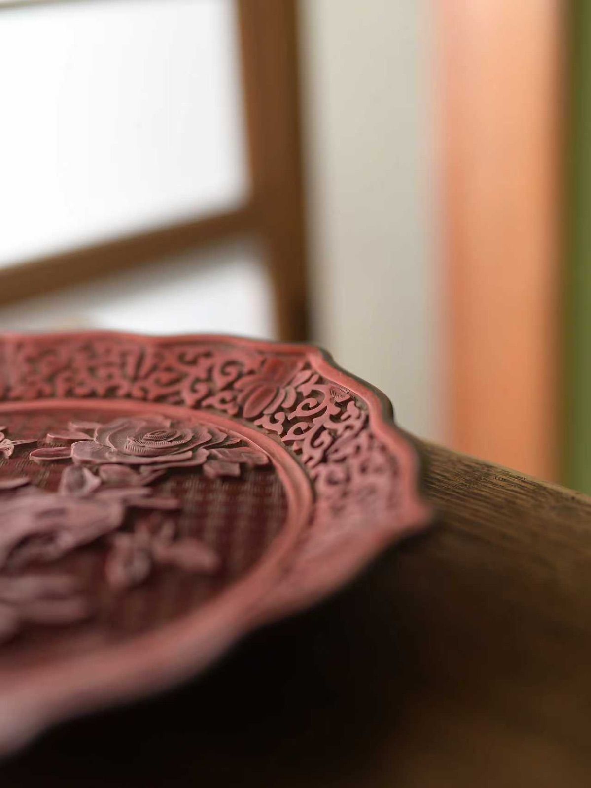 KT03【美品】堆朱 飾り皿 漆器 剔紅 彫刻 花文 煎茶道具 骨董