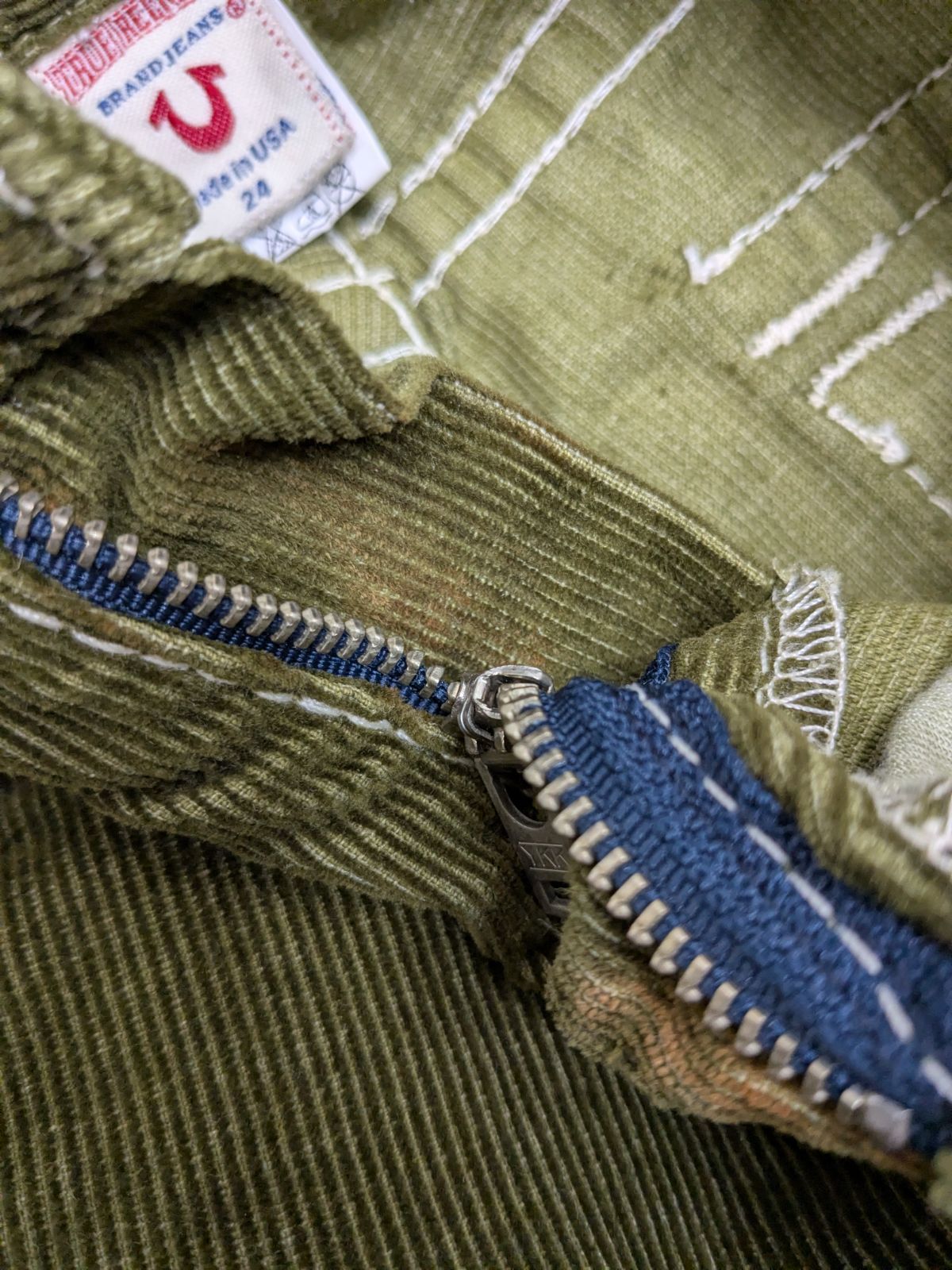 TRUE RELIGION トゥルーレリジョン コーデュロイ フレアパンツ ブーツ