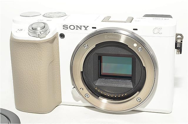 805☆ほぼ新品・ショット数811回☆SONY α6100 ボディ ホワイト ILCE