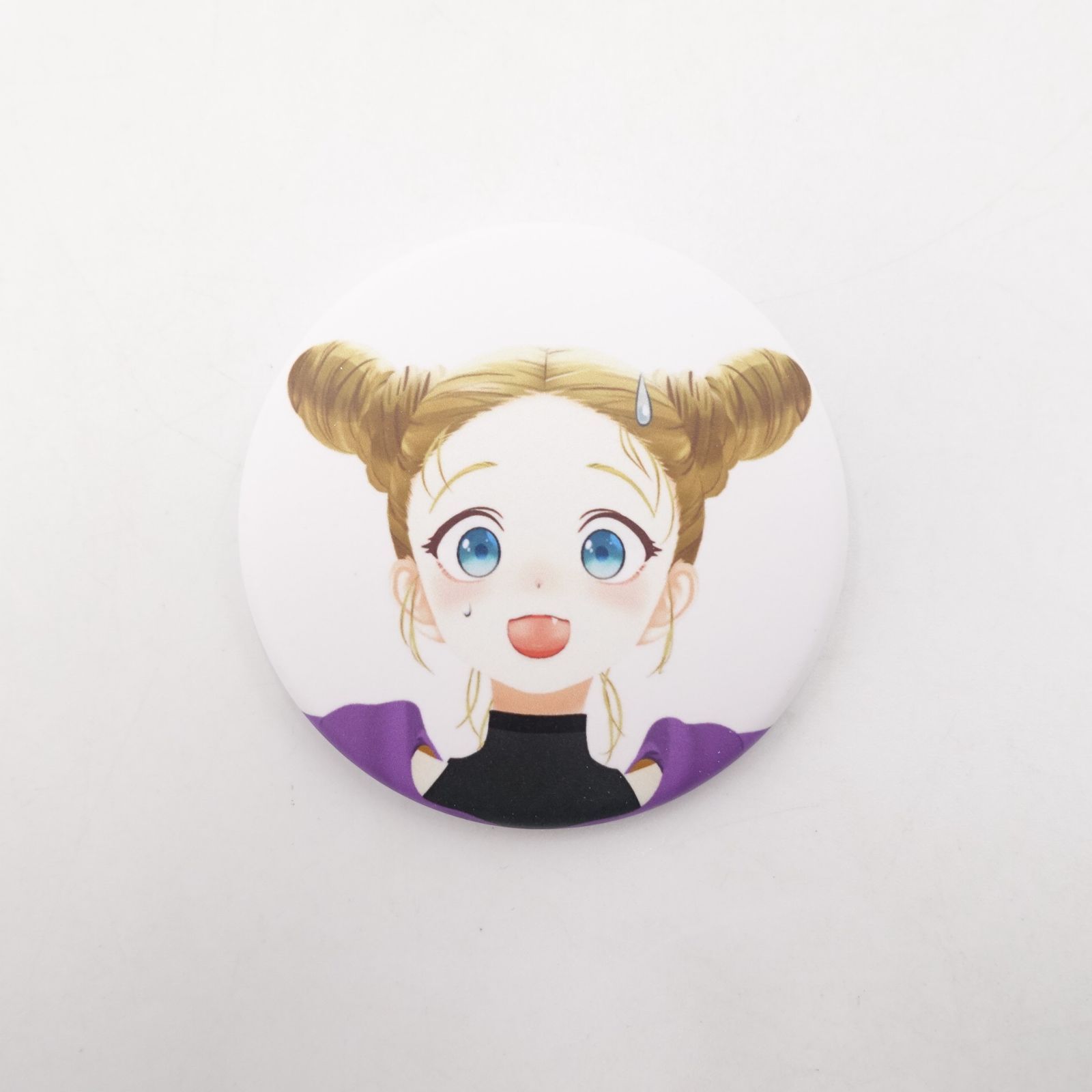 サーシャちゃんとクラスメイトオタクくん アクリルスタンド&缶バッジ