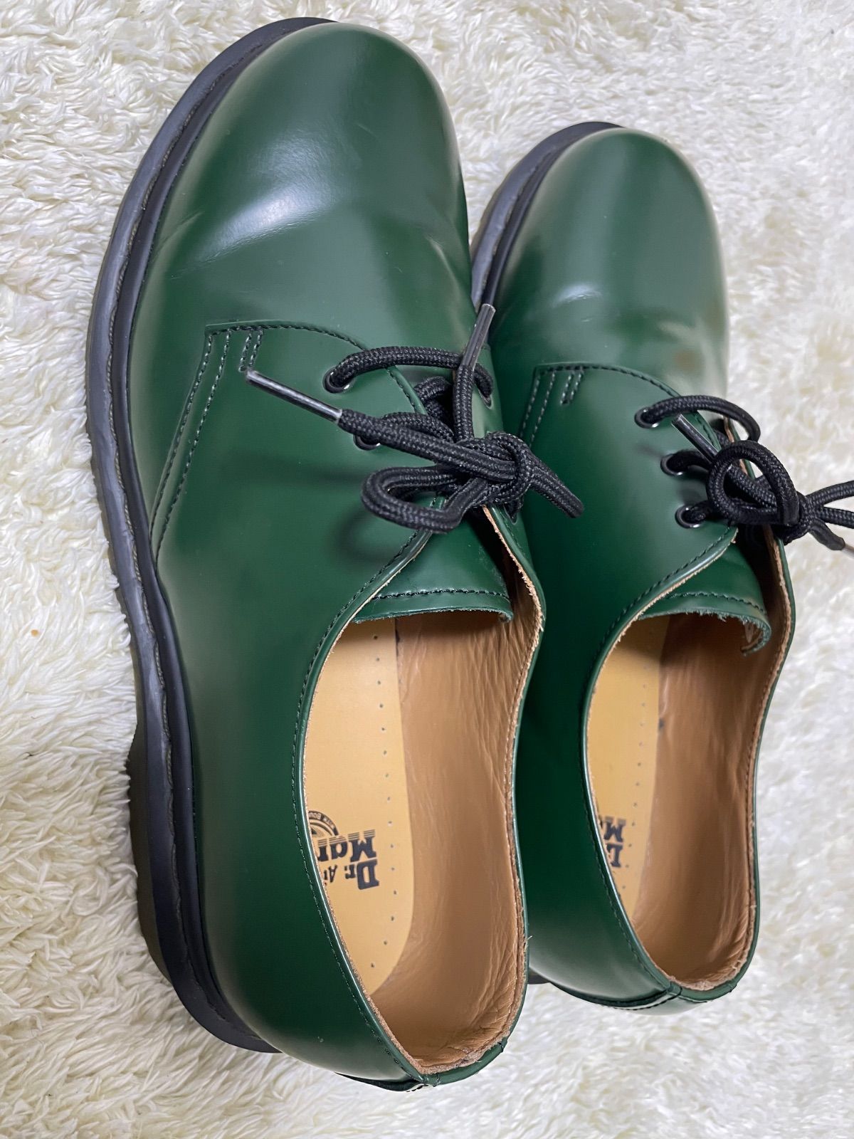 ドクターマーチン 1461 グリーンソール 3ホール UK9 28cm 美品 極美品！ UK9 28cm dr.martens ドクターマーチン 1461 3ホール 緑