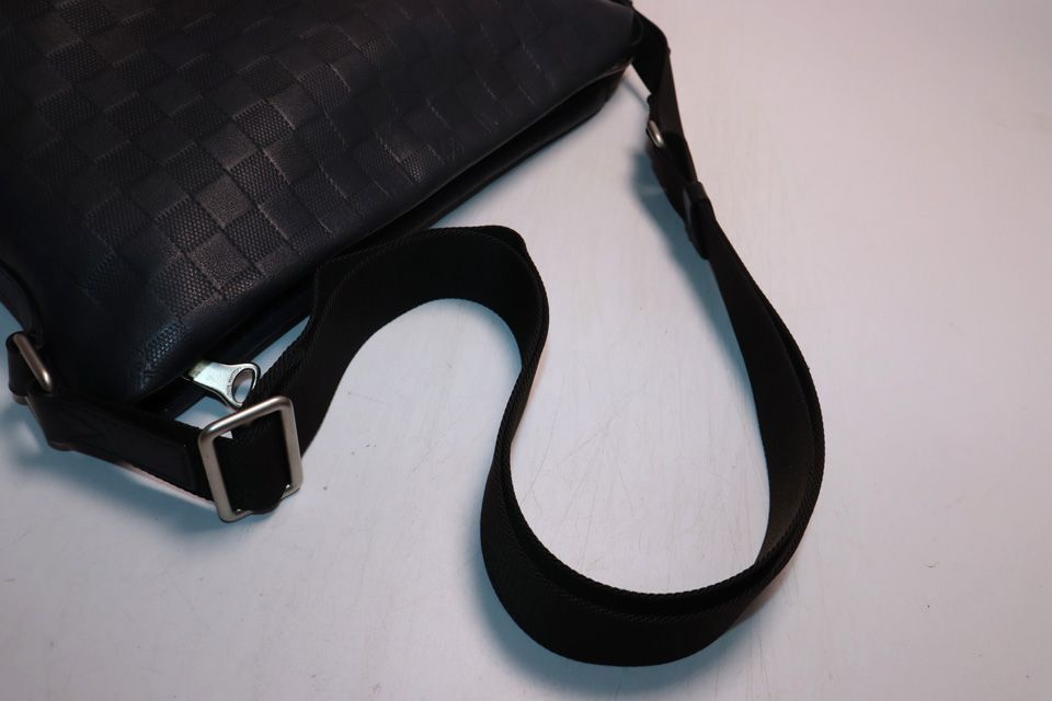 □LOUIS VUITTON ダミエアンフィニ ディスカバリーメッセンジャーPM