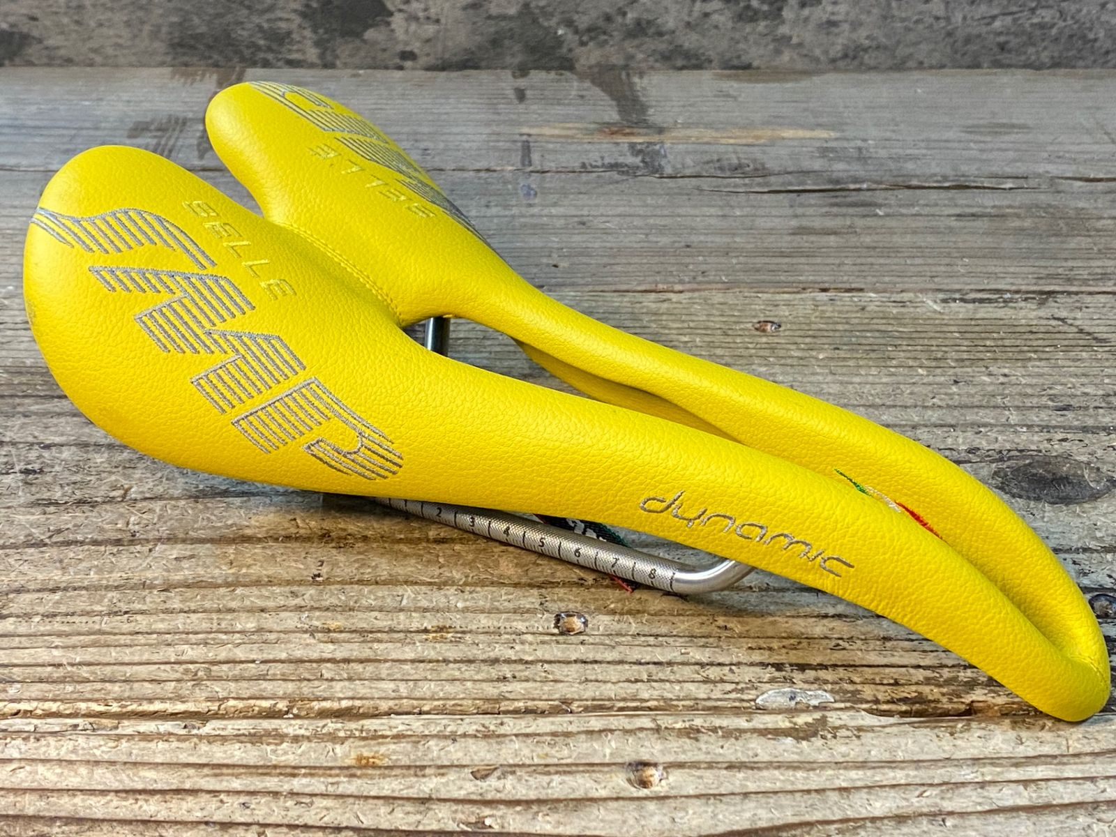 JS943 SELLE SMP dynamic サドル 黄 aisi 304 tubeレール - メルカリ