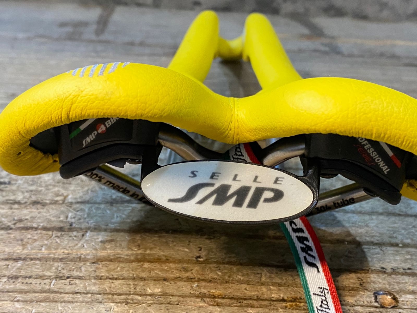 JS943 SELLE SMP dynamic サドル 黄 aisi 304 tubeレール - メルカリ