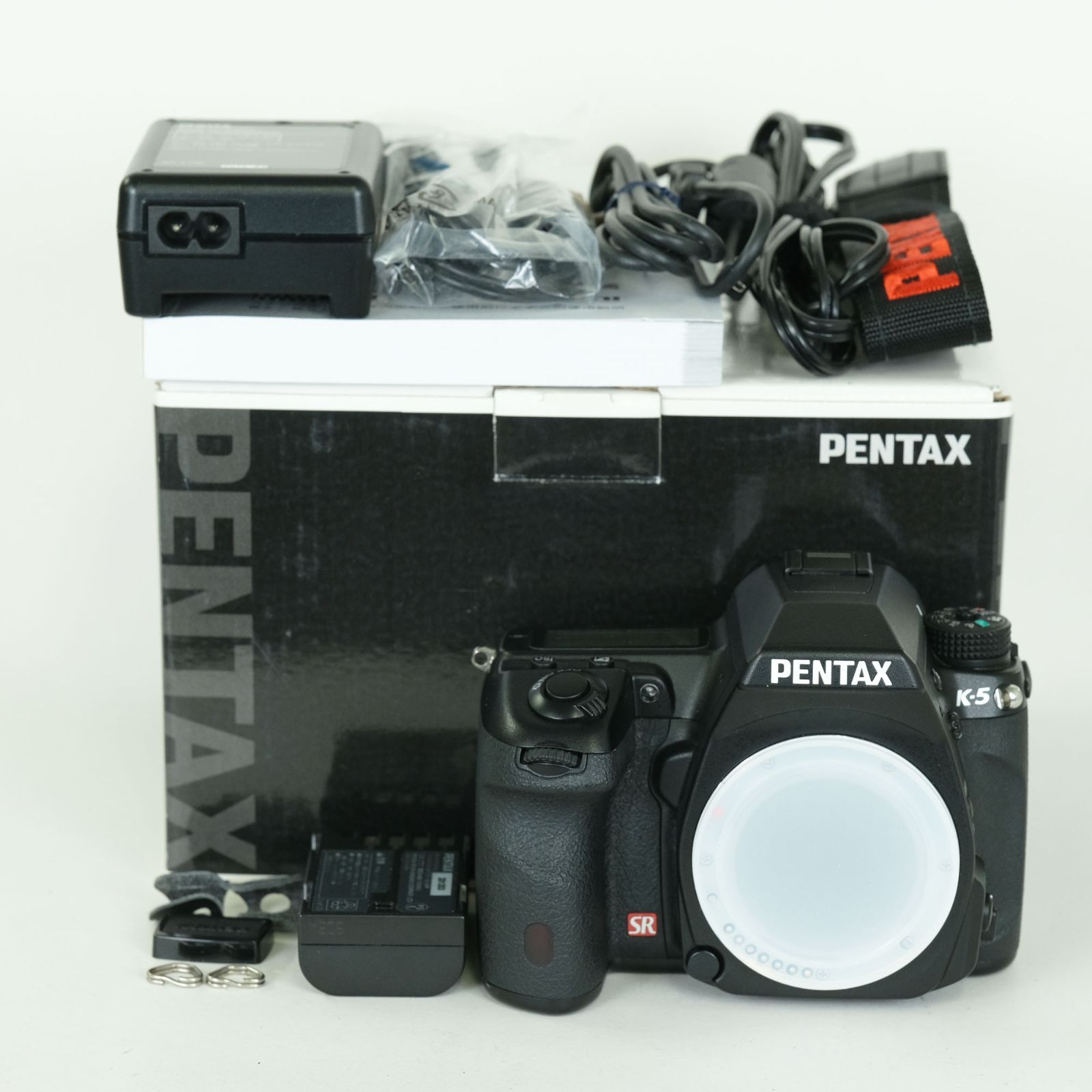 良品 | シャッター数5,560回] PENTAX K-5 ボディ | ペンタックスK