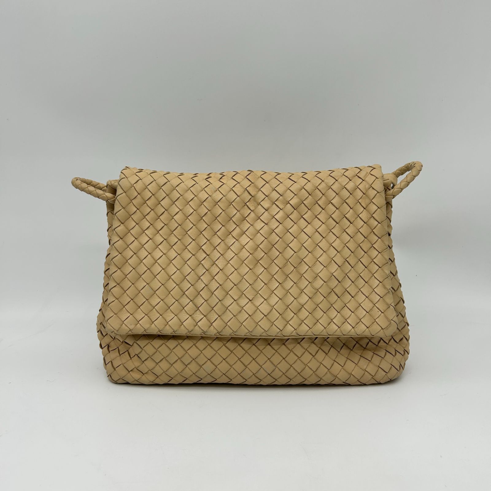 Bottega Veneta ボッテガヴェネタ レザー イントレチャート フラップ